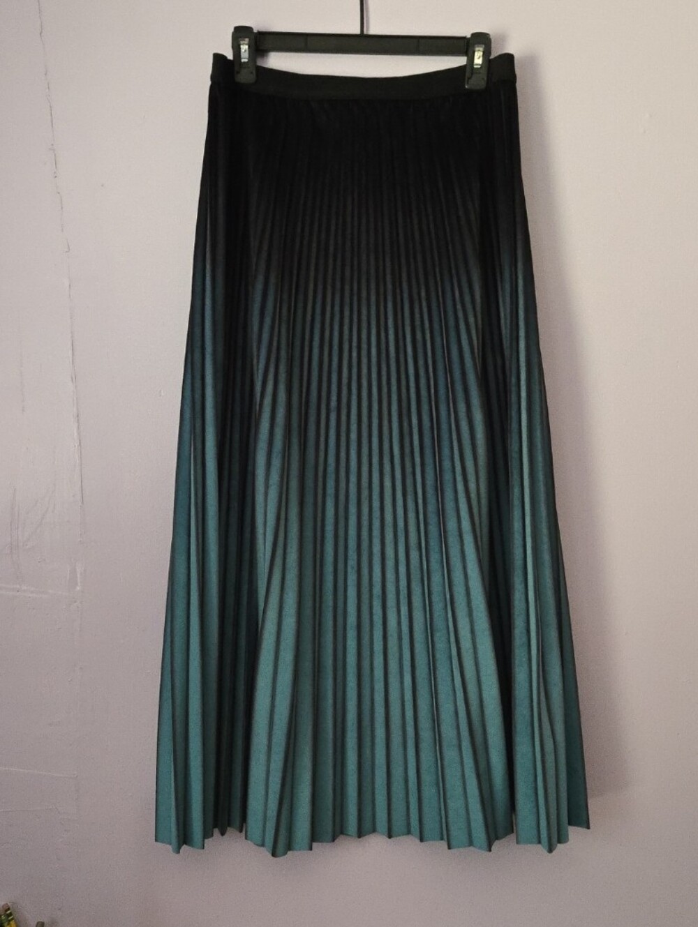 ESQUALO 12W Black To Teal Ombre Pleated Maxi Skirt